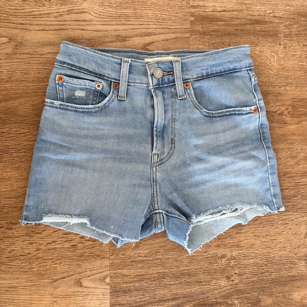 Levi’s High Rise Short